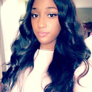 Meet your seller💕